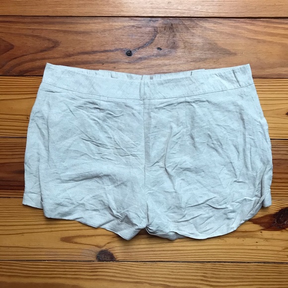 Forever 21 Beige Linen Side Button Shorts, EUC, L - Picture 6 of 10